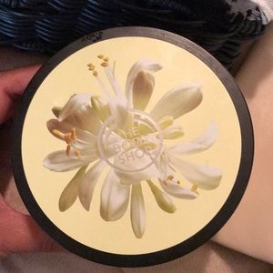 Body shop mornings body butter